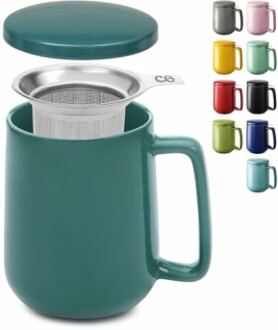 Tasse en céramique avec infuseur et couvercle.