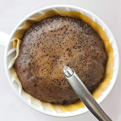 Café filtré avec méthode de versement.
