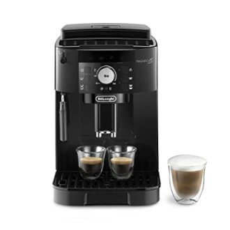 Machine à café DeLonghi avec deux tasses de café